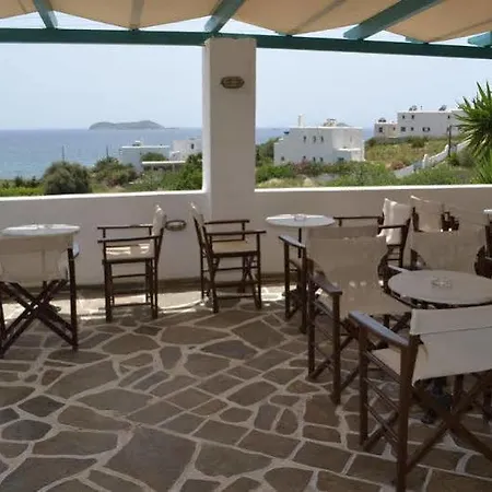 Ostria & Aparthotel Gavrio