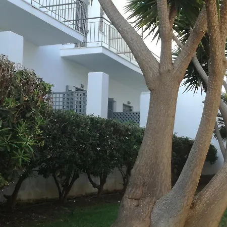 Ostria & Aparthotel Gavrio