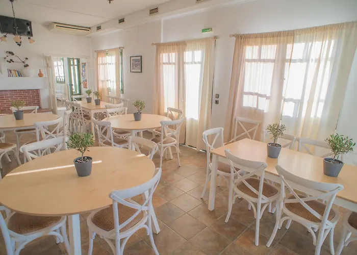 Ostria & Ξενοδοχείο με διαμερίσματα Γαύριο