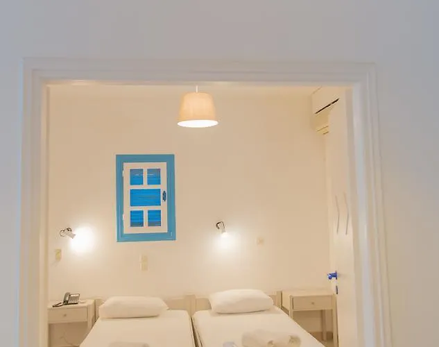 Ξενοδοχείο με διαμερίσματα Ostria & Γαύριο