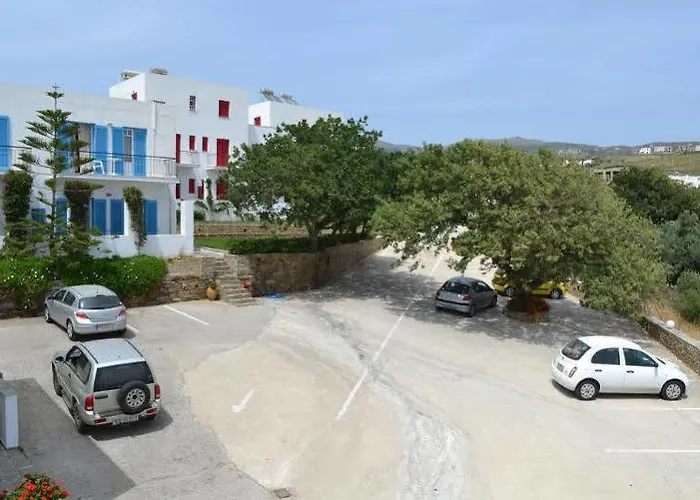 Ostria & Aparthotel Gavrio